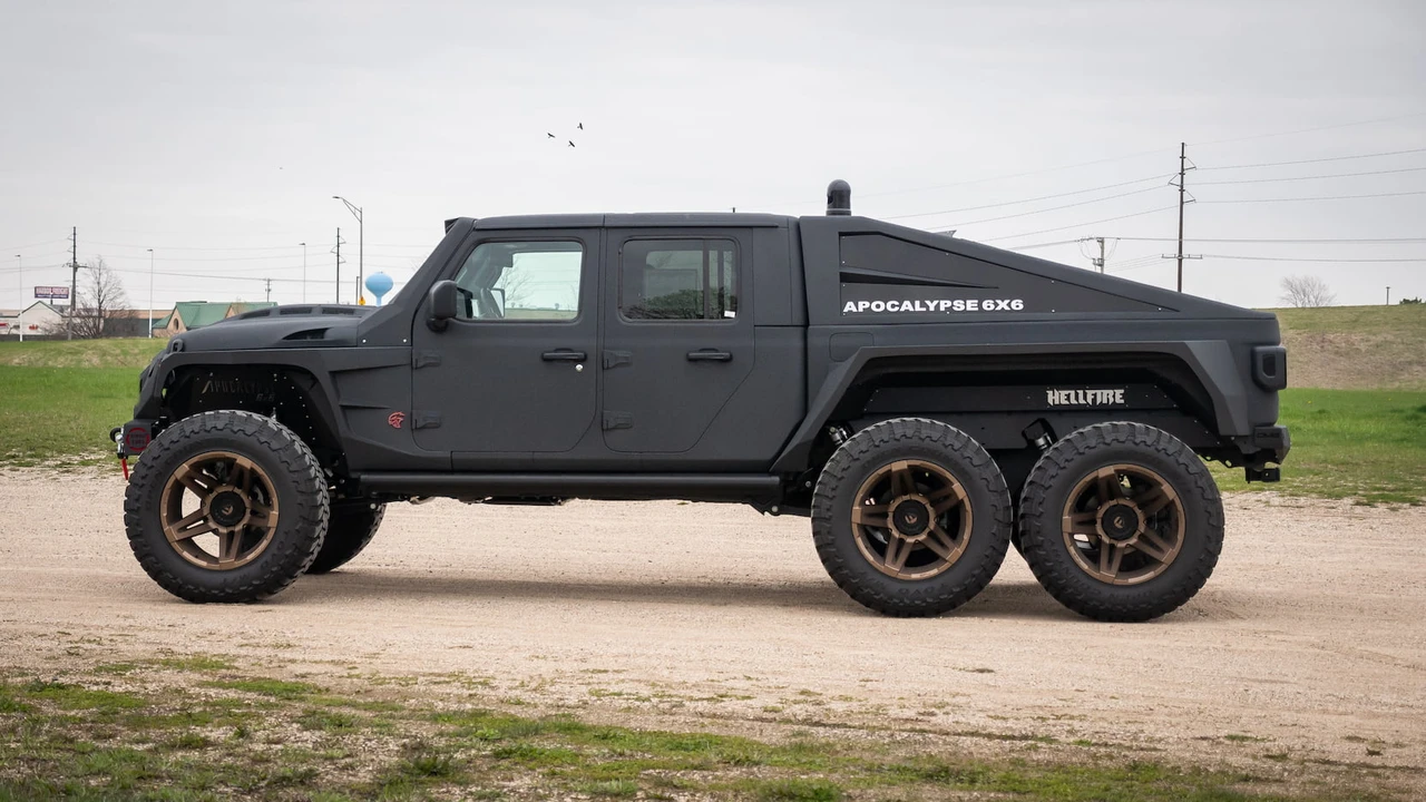 2021 Jeep JT Gladiator - Image 2 of 31