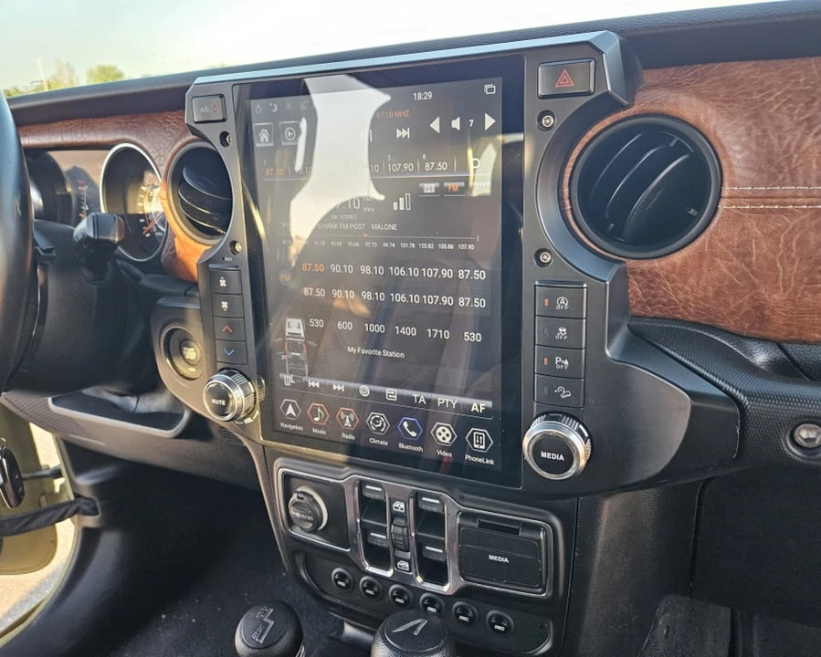 2021 Jeep JT Gladiator - Image 15 of 19
