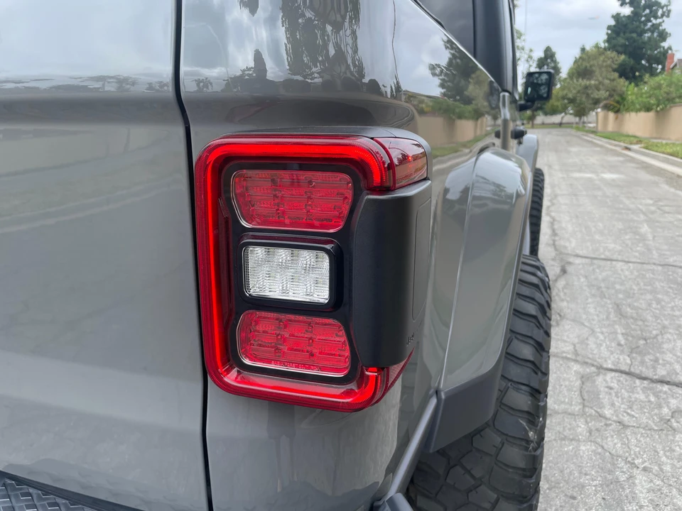 2021 Jeep JT Gladiator - Image 18 of 31
