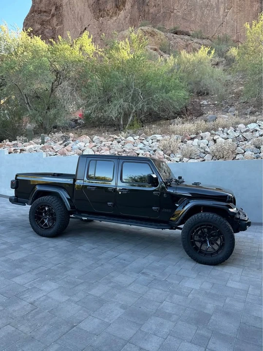 2021 Jeep JT Gladiator - Image 2 of 9