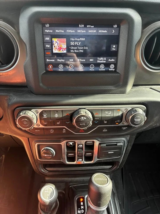 2021 Jeep JT Gladiator - Image 11 of 16