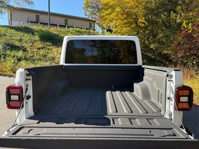 2021 Jeep JT Gladiator - Image 8 of 12