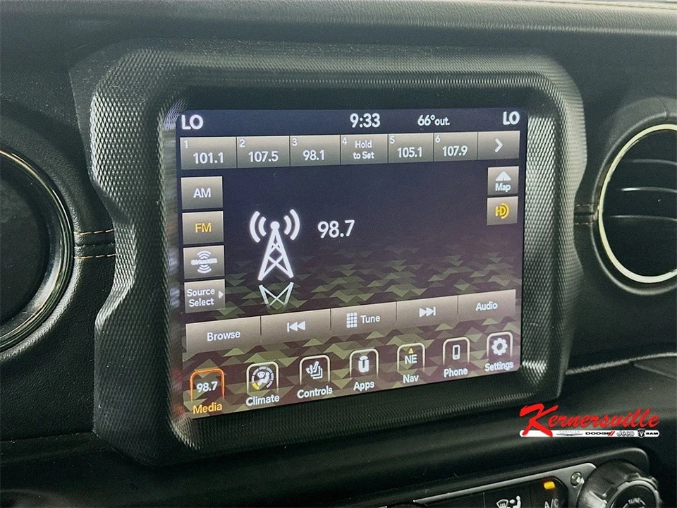 2021 Jeep JT Gladiator - Image 17 of 21