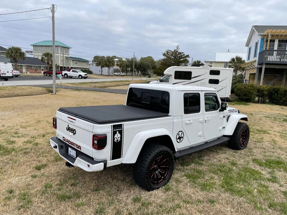 2021 Jeep JT Gladiator - Image 18 of 31