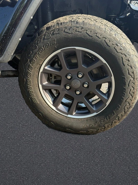 2021 Jeep JT Gladiator - Image 10 of 11