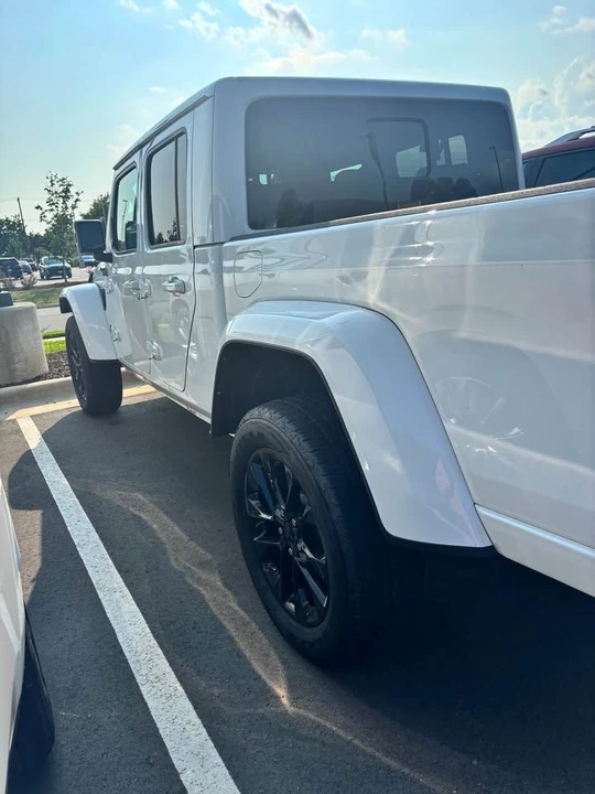 2021 Jeep JT Gladiator - Image 4 of 10