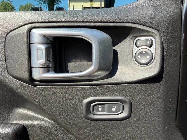 2021 Jeep JT Gladiator - Image 16 of 31