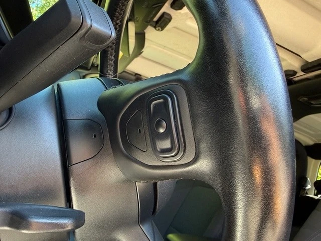 2021 Jeep JT Gladiator - Image 17 of 31