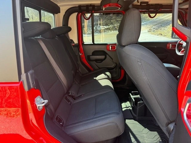 2021 Jeep JT Gladiator - Image 16 of 21