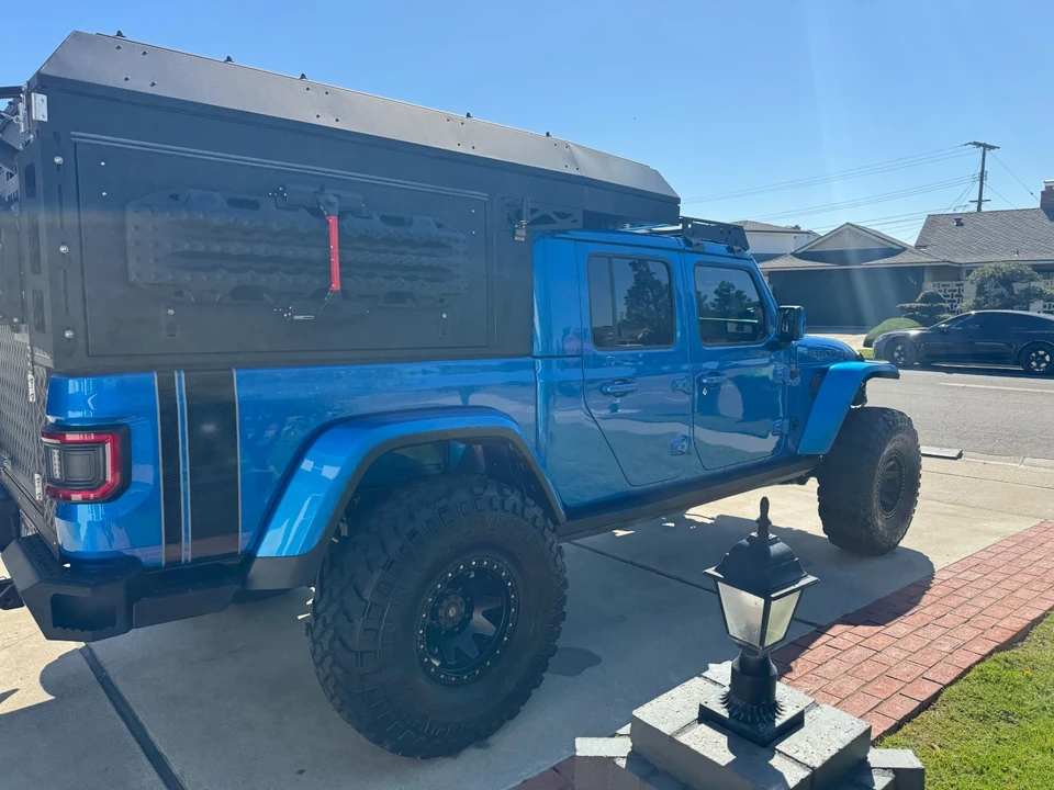 2021 Jeep - Image 2 of 25