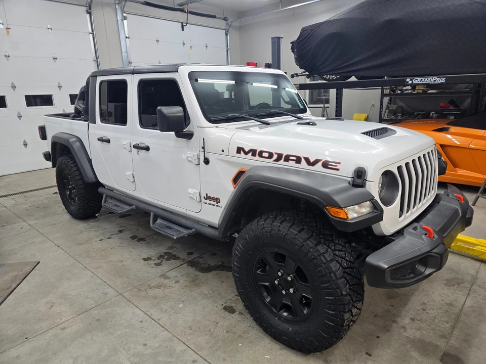 2021 Jeep JT Gladiator - Image 2 of 17