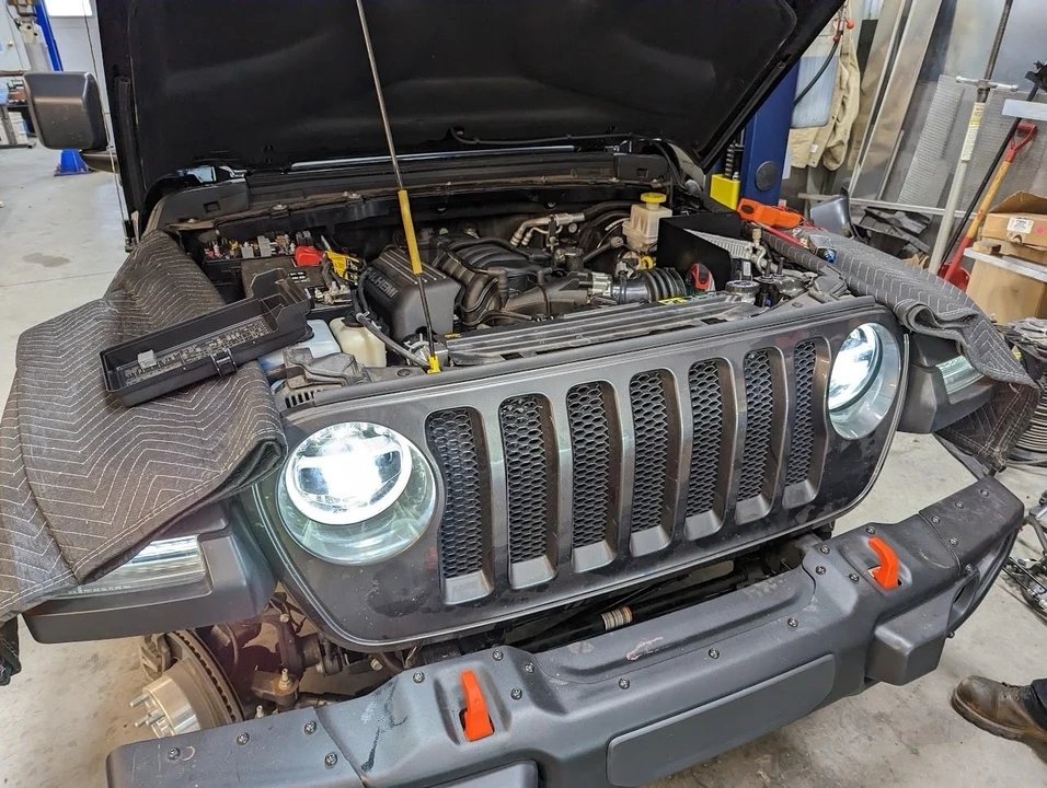 2021 Jeep JT Gladiator - Image 2 of 21