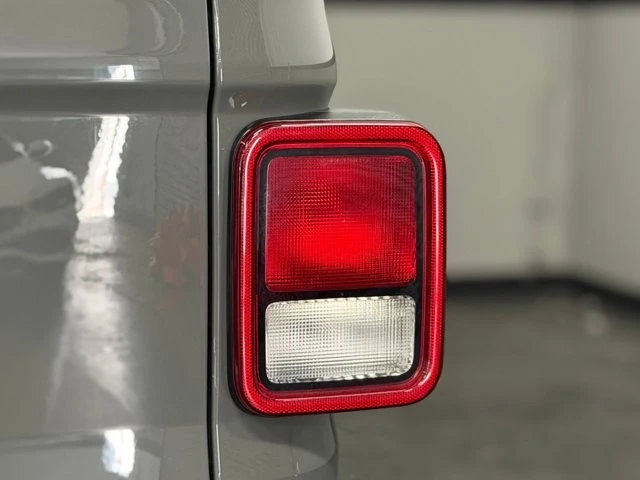 2021 Jeep JT Gladiator - Image 14 of 31