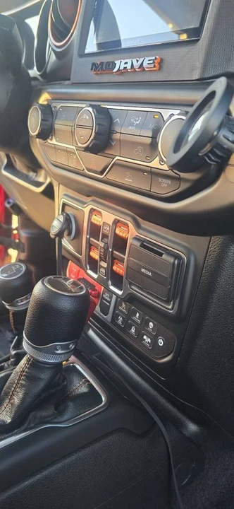2021 Jeep JT Gladiator - Image 16 of 23