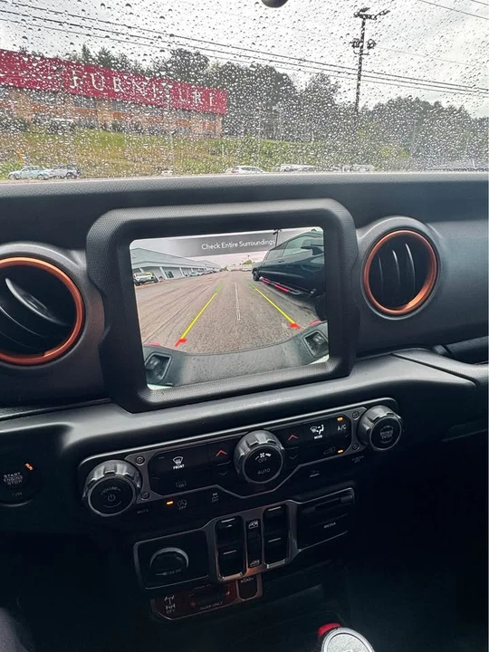 2021 Jeep JT Gladiator - Image 14 of 18