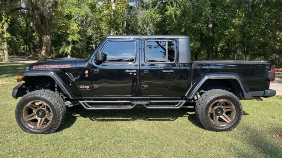 2021 Jeep JT Gladiator - Image 2 of 17