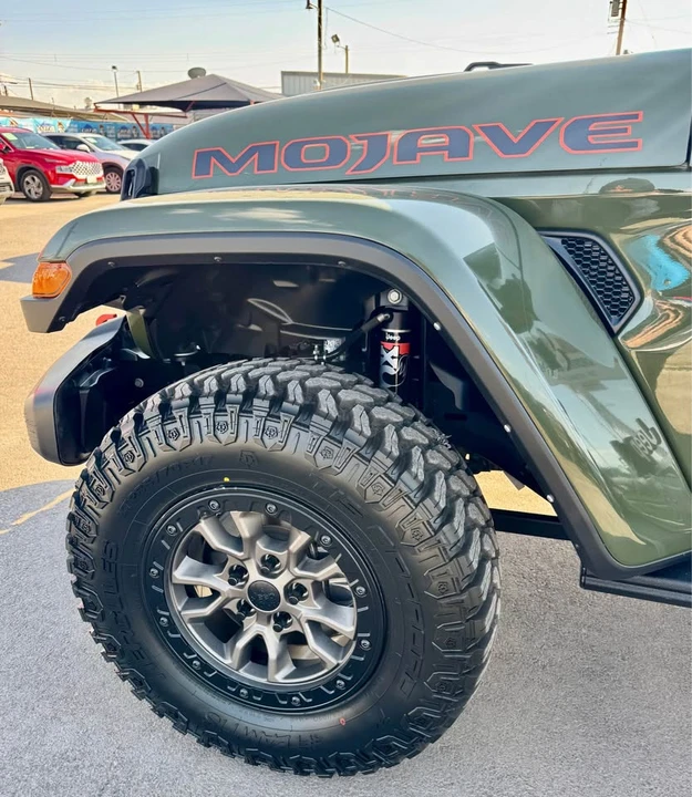 2021 Jeep JT Gladiator - Image 9 of 16