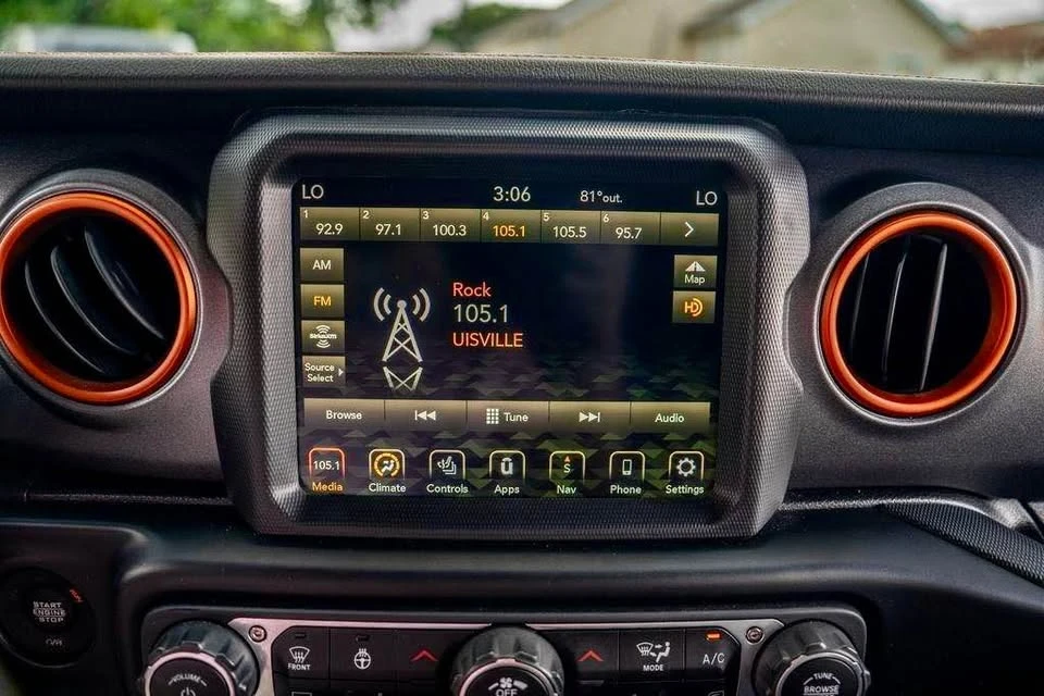 2021 Jeep JT Gladiator - Image 17 of 20
