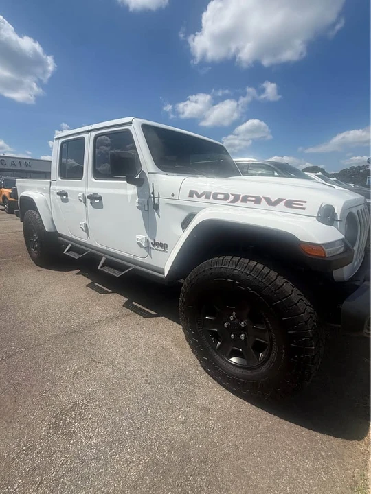 2021 Jeep JT Gladiator - Image 2 of 7