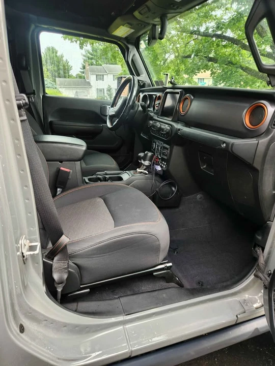 2021 Jeep JT Gladiator - Image 17 of 20