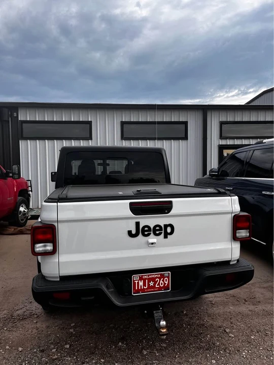 2021 Jeep JT Gladiator - Image 2 of 9