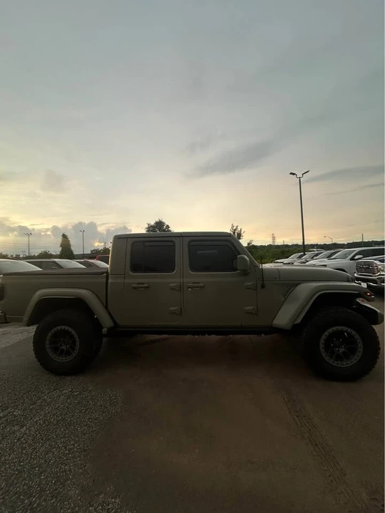 2021 Jeep JT Gladiator - Image 3 of 18
