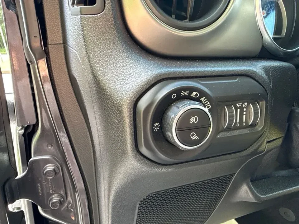 2021 Jeep JT Gladiator - Image 2 of 12