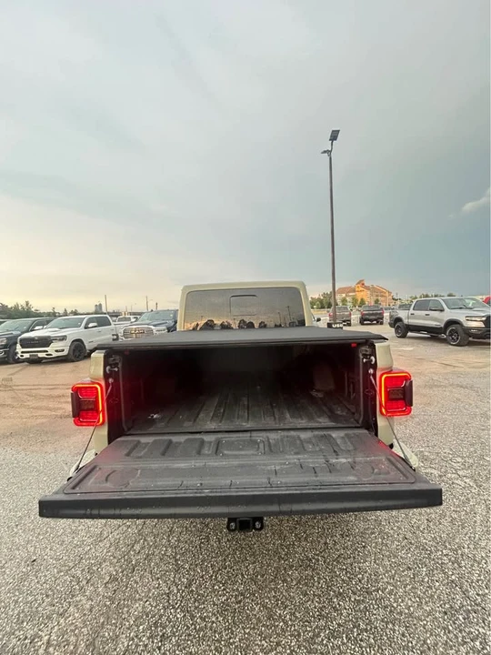 2021 Jeep JT Gladiator - Image 5 of 18