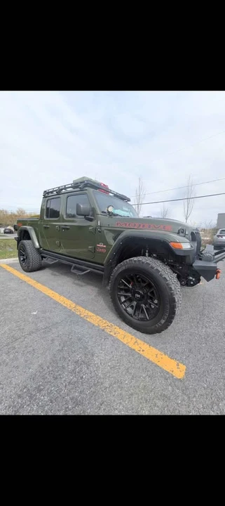 2021 Jeep JT Gladiator - Image 2 of 12