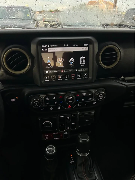 2021 Jeep JT Gladiator - Image 16 of 18