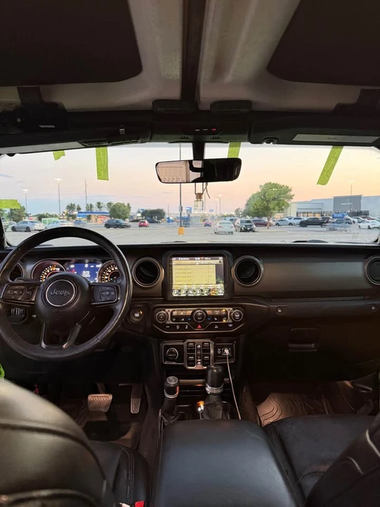 2021 Jeep JT Gladiator - Image 10 of 11