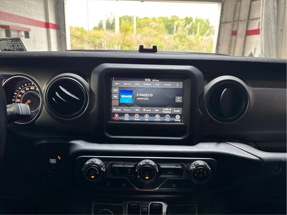 2021 Jeep JT Gladiator - Image 15 of 20