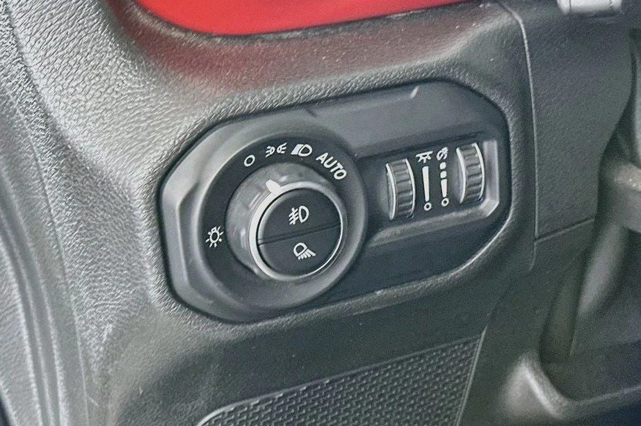 2021 Jeep JT Gladiator - Image 11 of 20