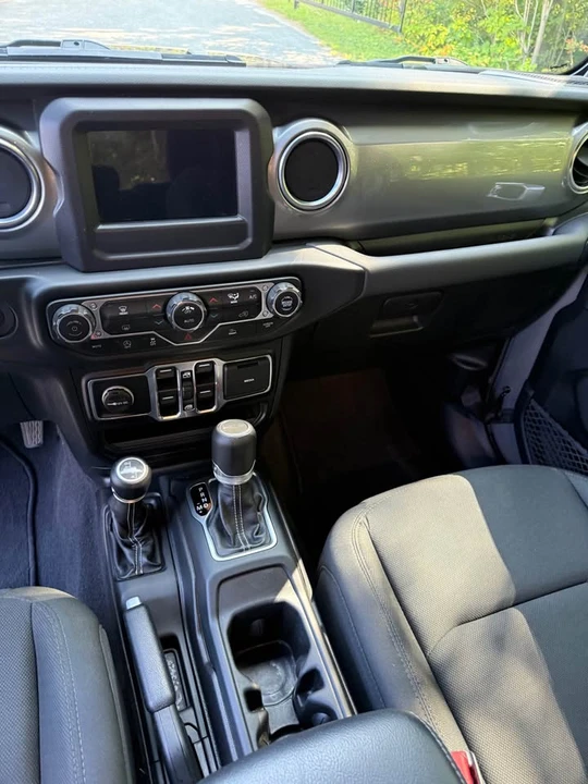 2021 Jeep JT Gladiator - Image 12 of 15