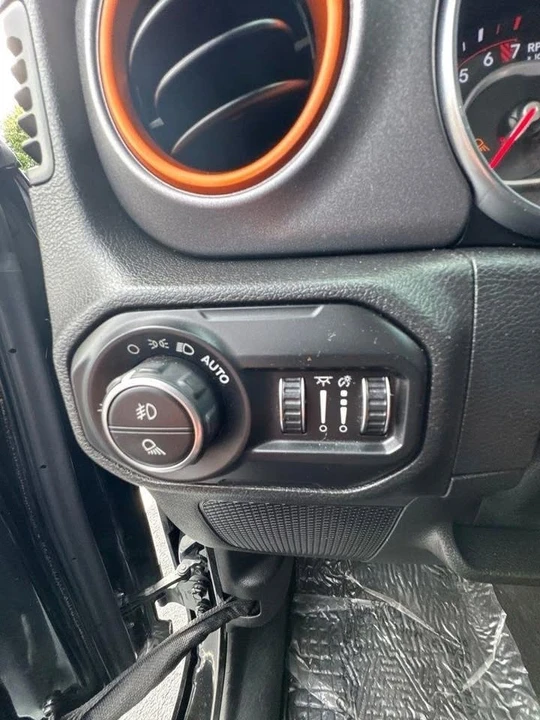 2021 Jeep JT Gladiator - Image 8 of 11