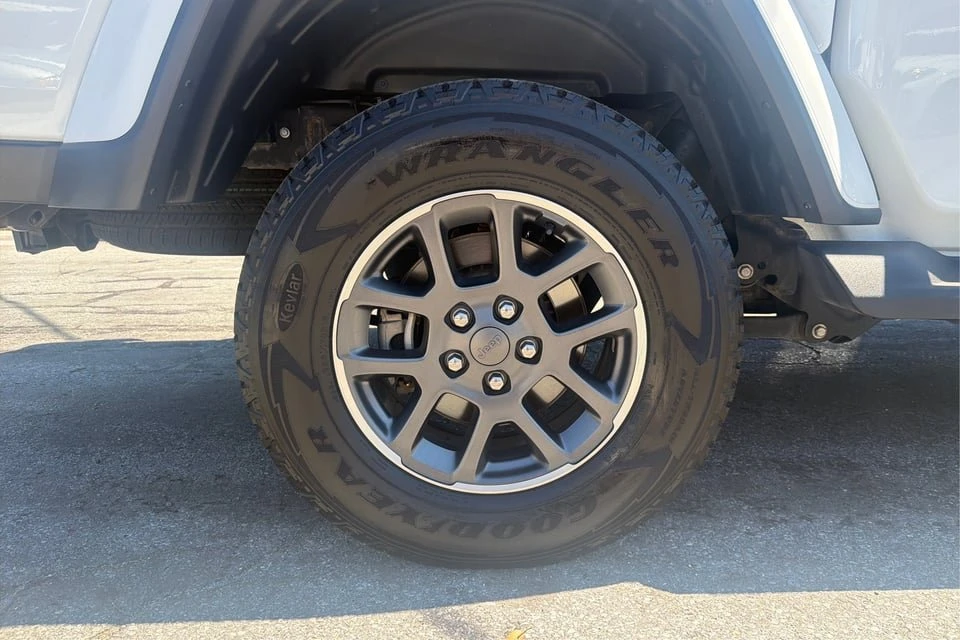 2021 Jeep JT Gladiator - Image 19 of 20