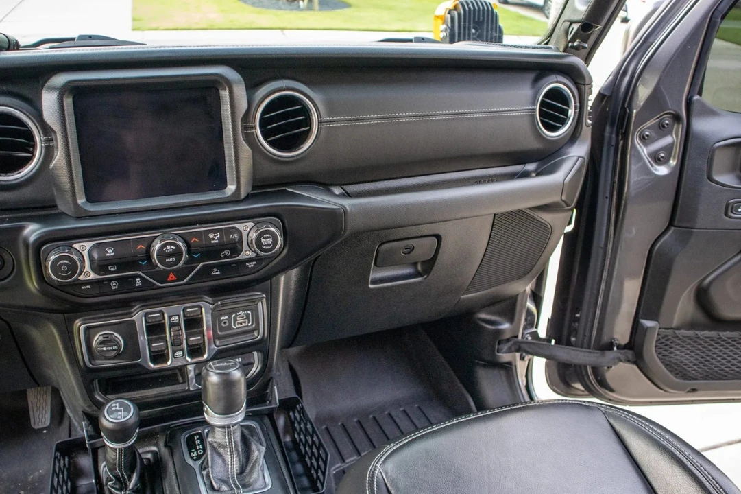 2021 Jeep JT Gladiator - Image 17 of 26