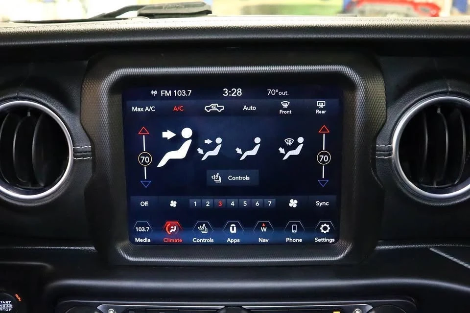 2021 Jeep JT Gladiator - Image 18 of 20