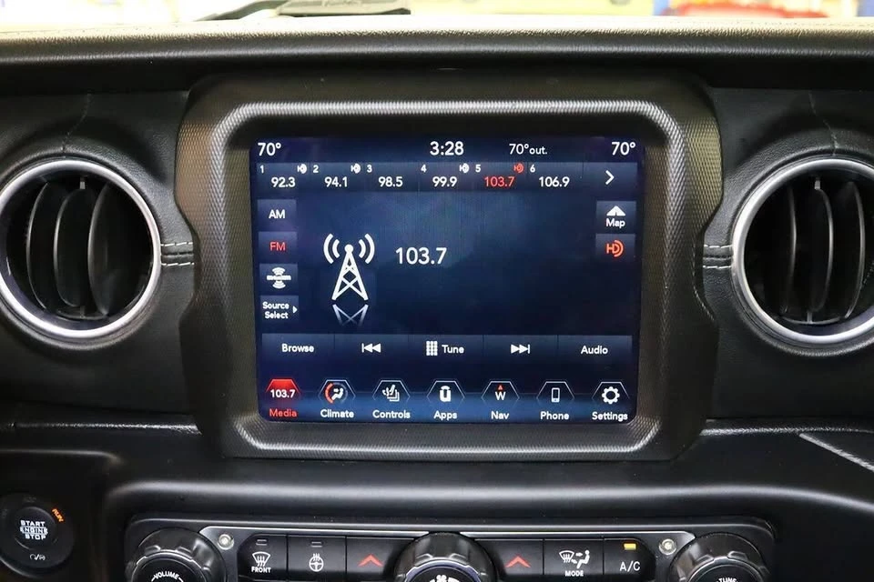 2021 Jeep JT Gladiator - Image 17 of 20