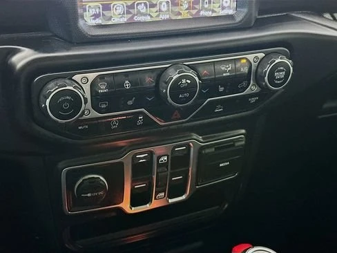 2021 Jeep JT Gladiator - Image 16 of 18