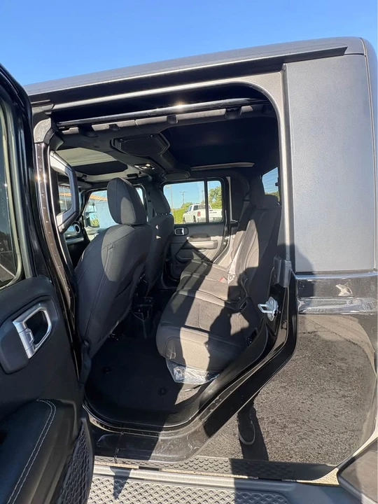 2021 Jeep JT Gladiator - Image 9 of 15