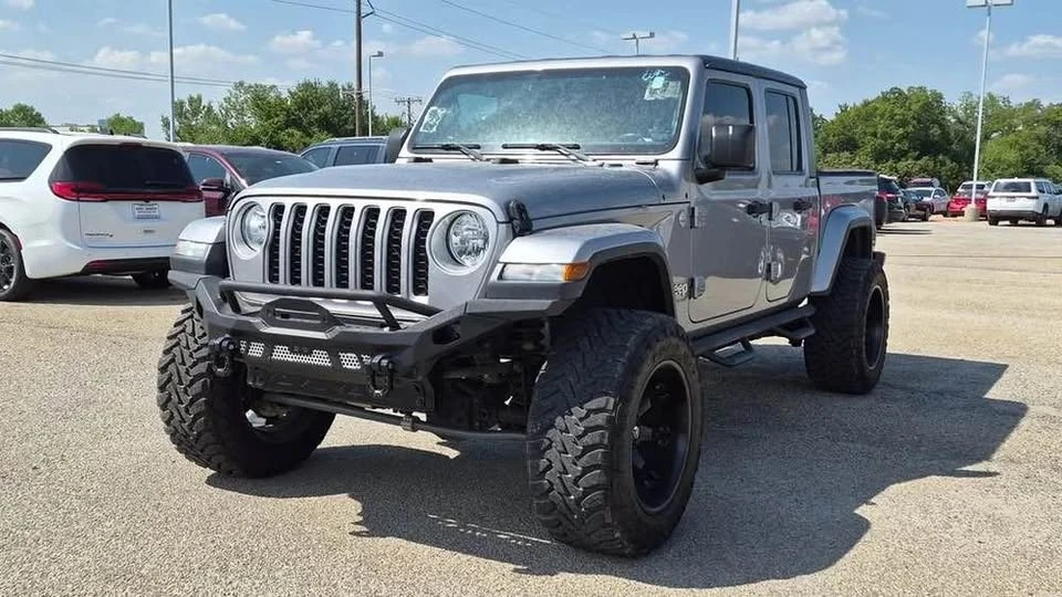 2021 Jeep JT Gladiator - Image 2 of 10