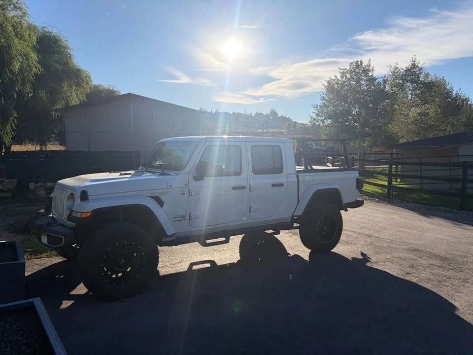 2021 Jeep JT Gladiator - Image 2 of 11