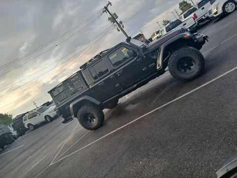2021 Jeep Gladiator Overland Pickup 4D 5 ft