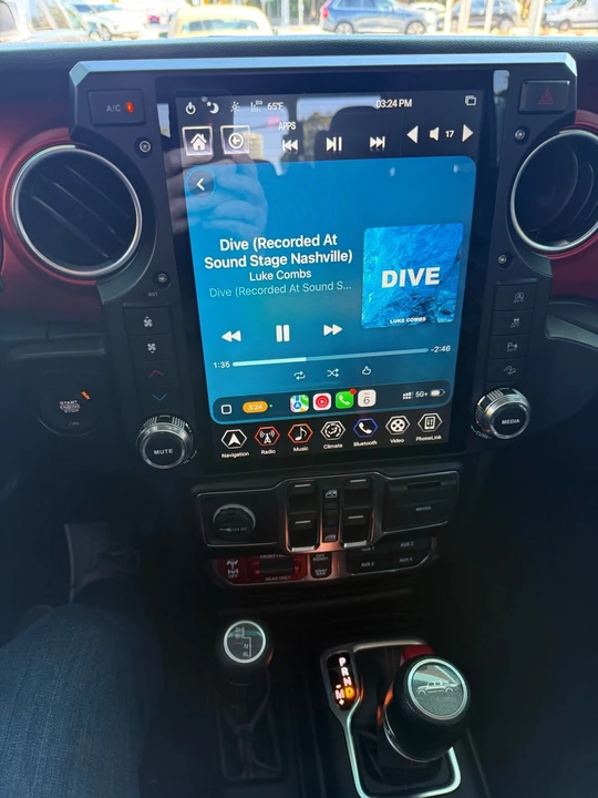 2021 Jeep JT Gladiator - Image 18 of 19