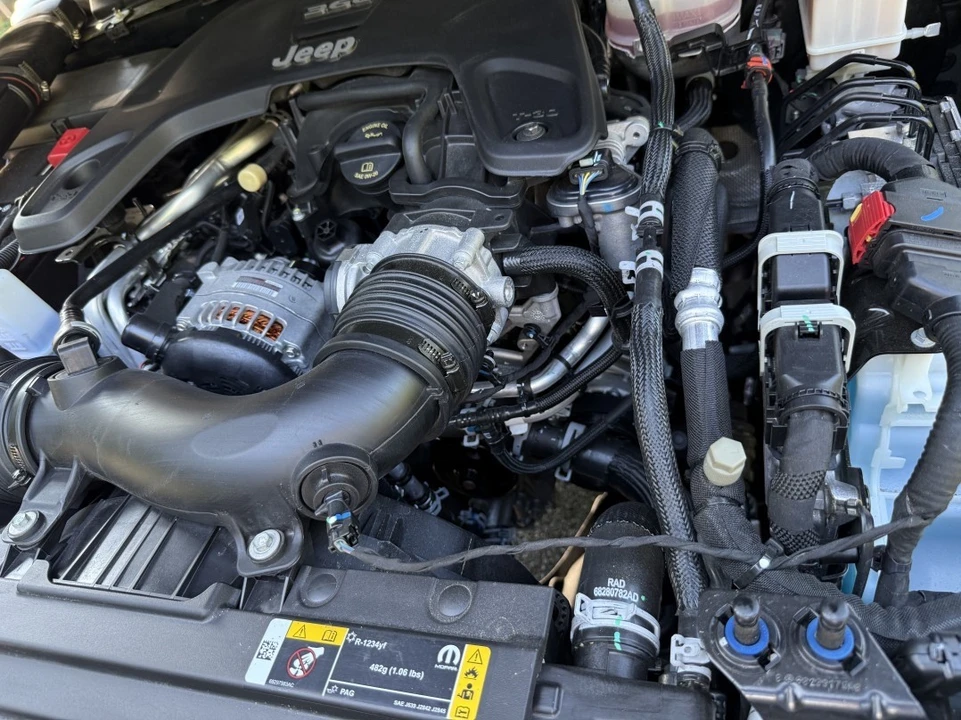 2021 Jeep JT Gladiator - Image 24 of 31
