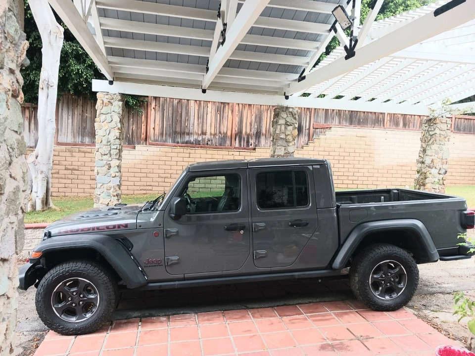 2021 Jeep JT Gladiator - Image 2 of 30