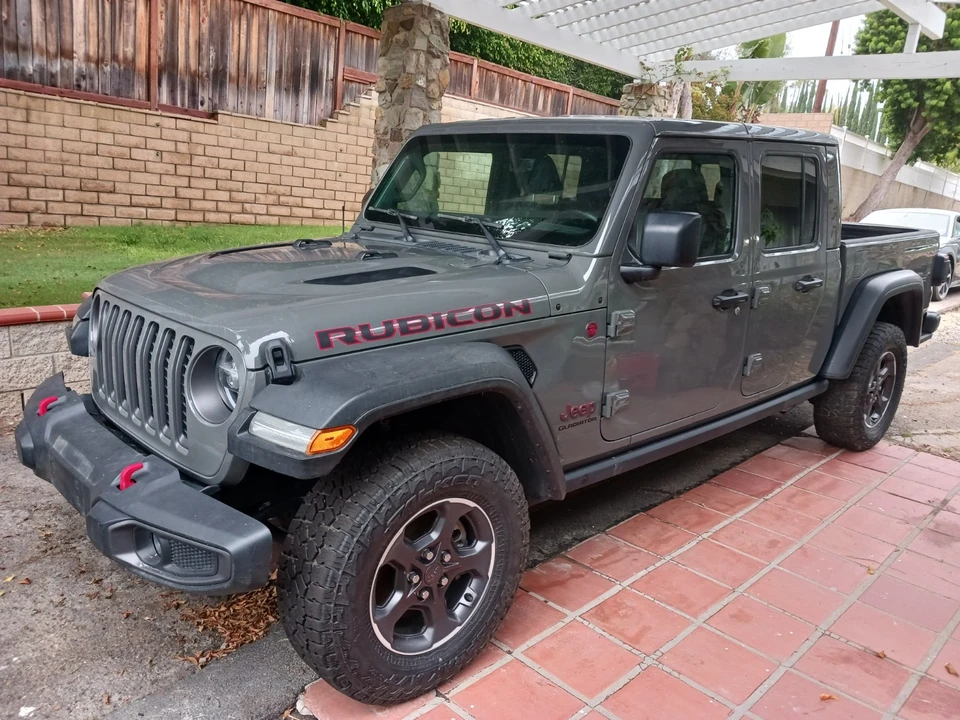 2021 Jeep JT Gladiator - Image 2 of 31