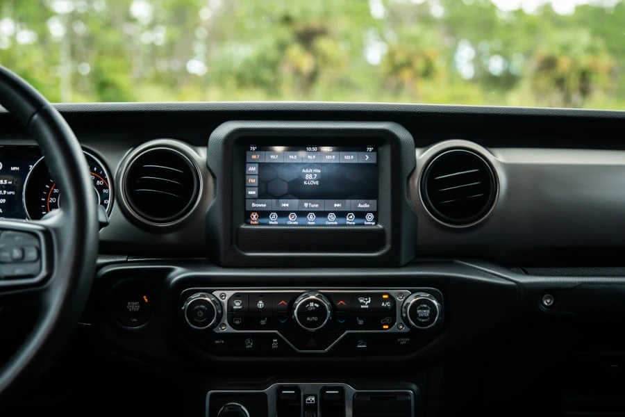 2021 Jeep JT Gladiator - Image 17 of 31