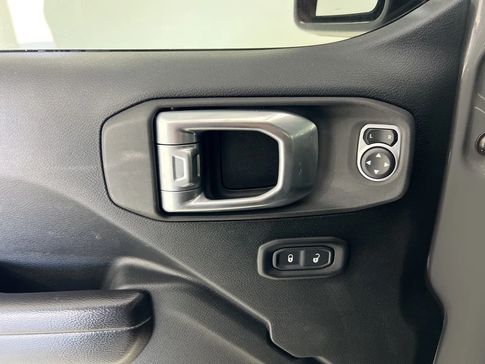 2021 Jeep JT Gladiator - Image 19 of 21